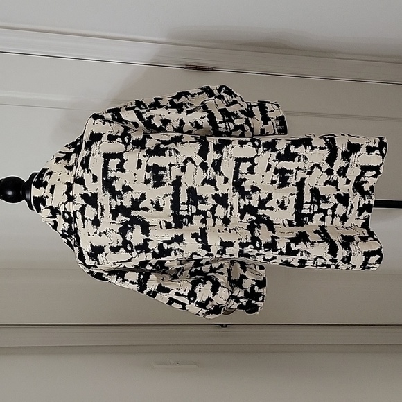 Hazel Size S Black and Cream Colored Swing Jacket, 3/4 Length Balloon Sleeves - Picture 5 of 12